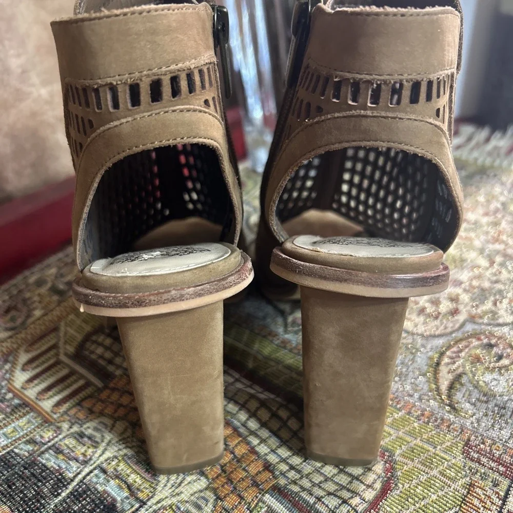 Vince Camuto Sz 6.5 M Womens Perforated Open Toe Bootie Tassel Ankle Boot Sandal